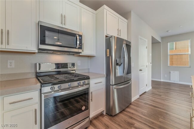 Building Photo - 10602 Enridge Ave