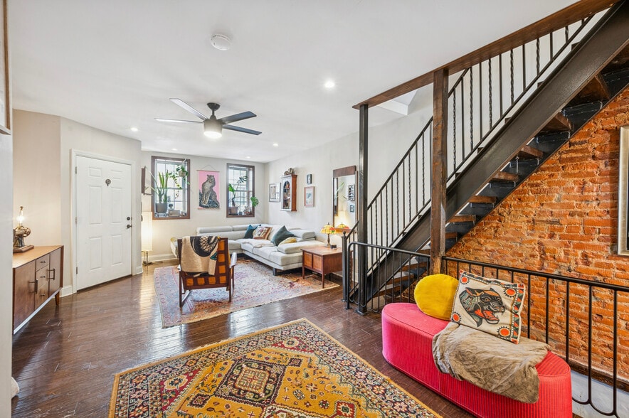 Building Photo - 2034 E Huntingdon St