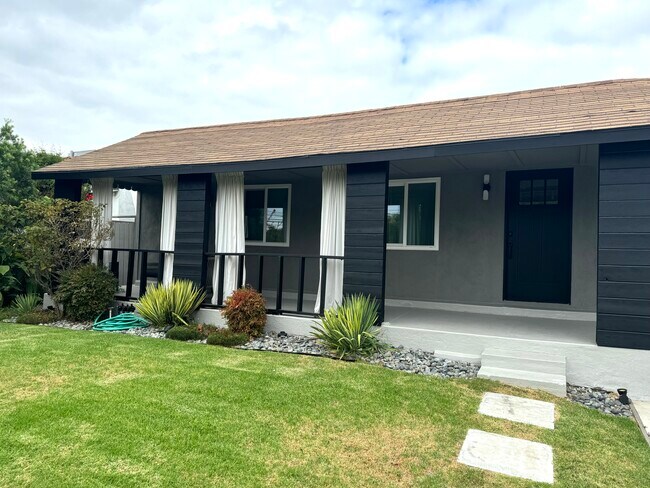 Building Photo - 1711 S Ridgeley Dr