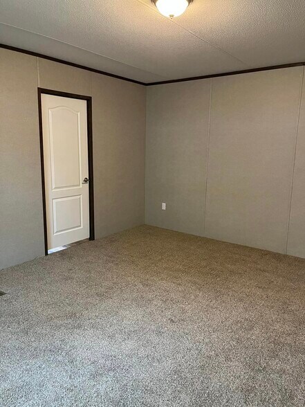 Building Photo - 117 Betty St