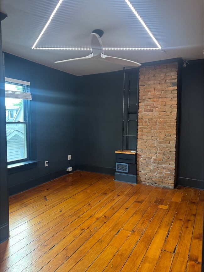 Building Photo - 946 Hunter Ave