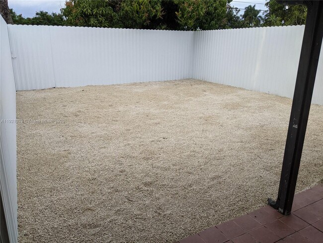 Building Photo - 6991 Coolidge St