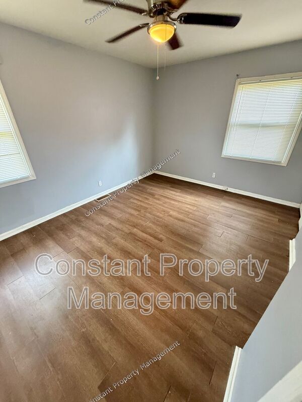 Building Photo - 3343 O'Hara Dr N