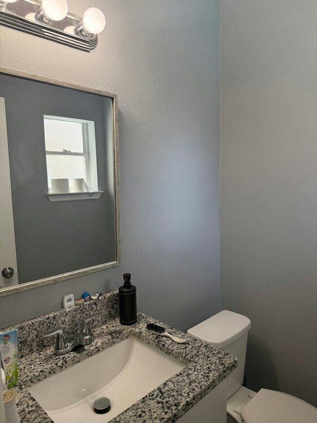 Building Photo - 4612 Seybold Ave