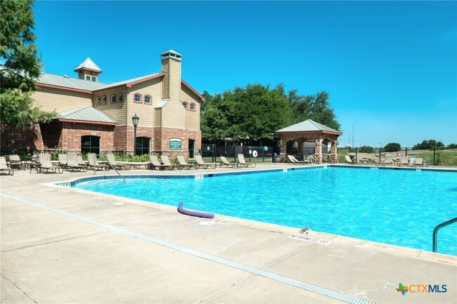 Building Photo - 4362 Green Tree Dr