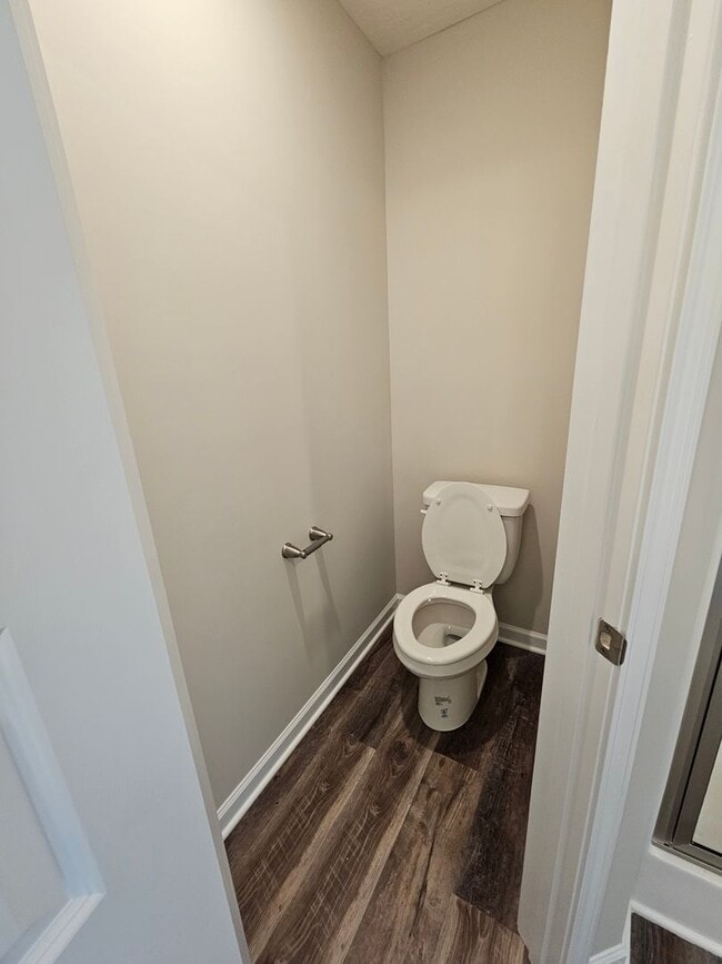 Building Photo - LUXURY 3 BEDROOM RANCH STYLE HOME IN SCENIC FOX RUN