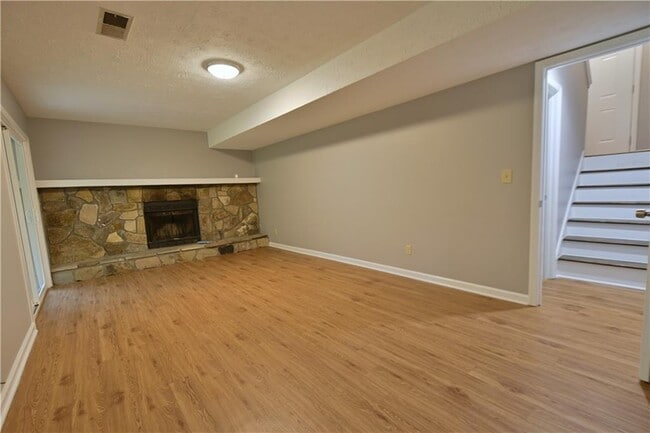 Building Photo - 459 Ridgetop Dr NW