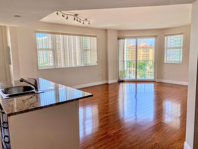 Building Photo - Turnberry Village Apt 1020 ST
