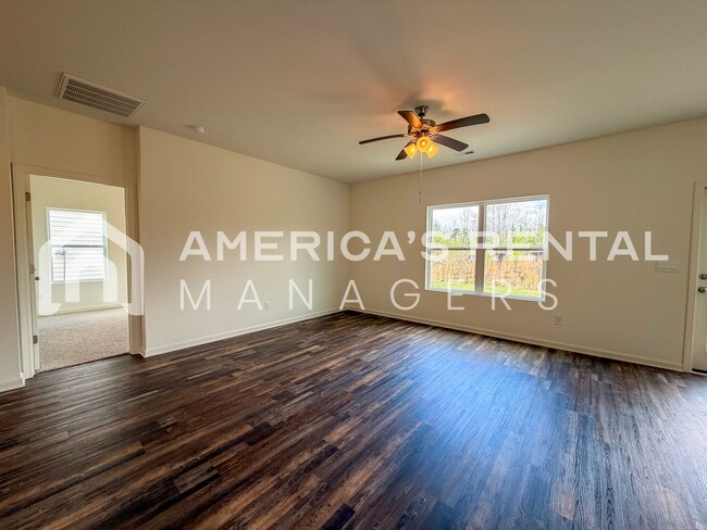 Building Photo - Modern Two Story Living in Doss Ferry - Available NOW!!