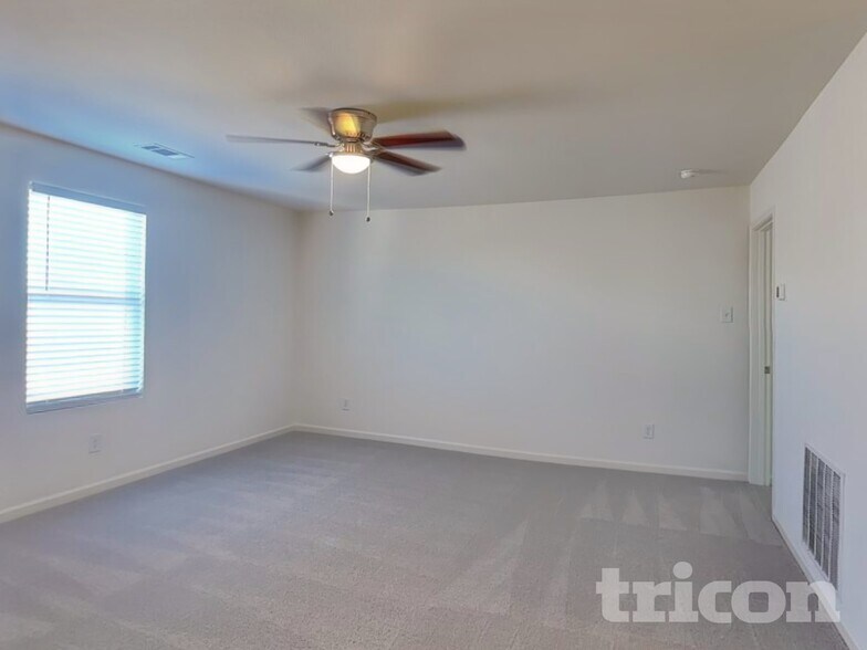 Building Photo - 12712 Big Rnch Rd