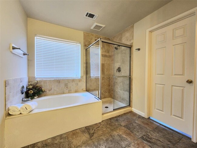 Building Photo - 16614 Stoneside Dr