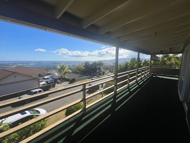 Building Photo - Breath-taking Coastal View, 4 Bdrm/2.5 Bath Home