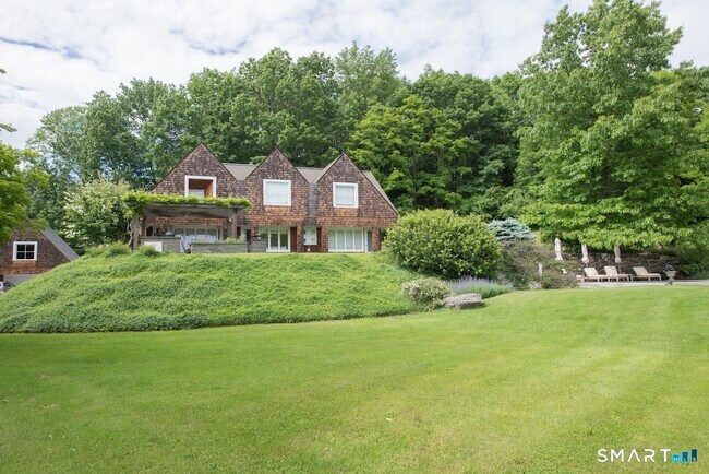 Building Photo - 15 Harrison St