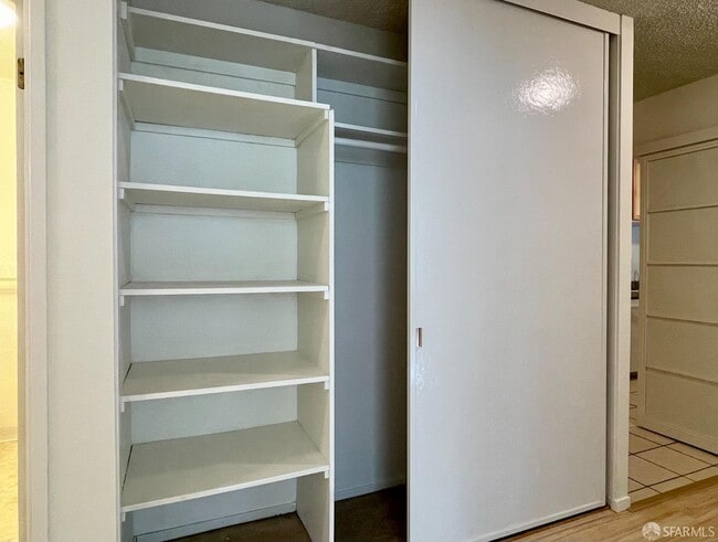 Building Photo - 400 Davey Glen Rd