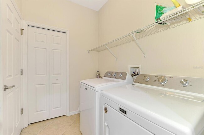 Building Photo - 9022 Coachman Dr