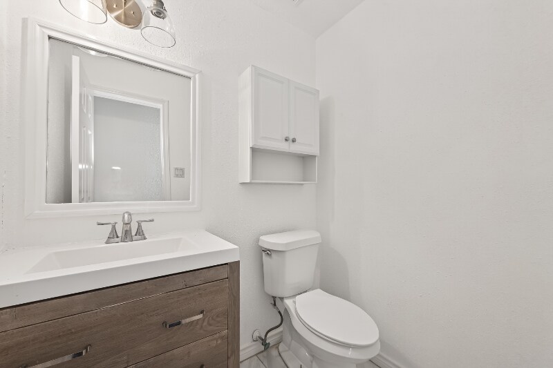 Building Photo - 2627 Double Lake Dr