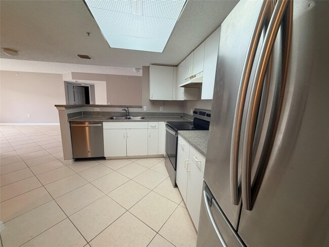 Building Photo - 5025 Wiles Rd