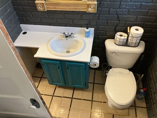 Building Photo - 1914 Hopkins Ave