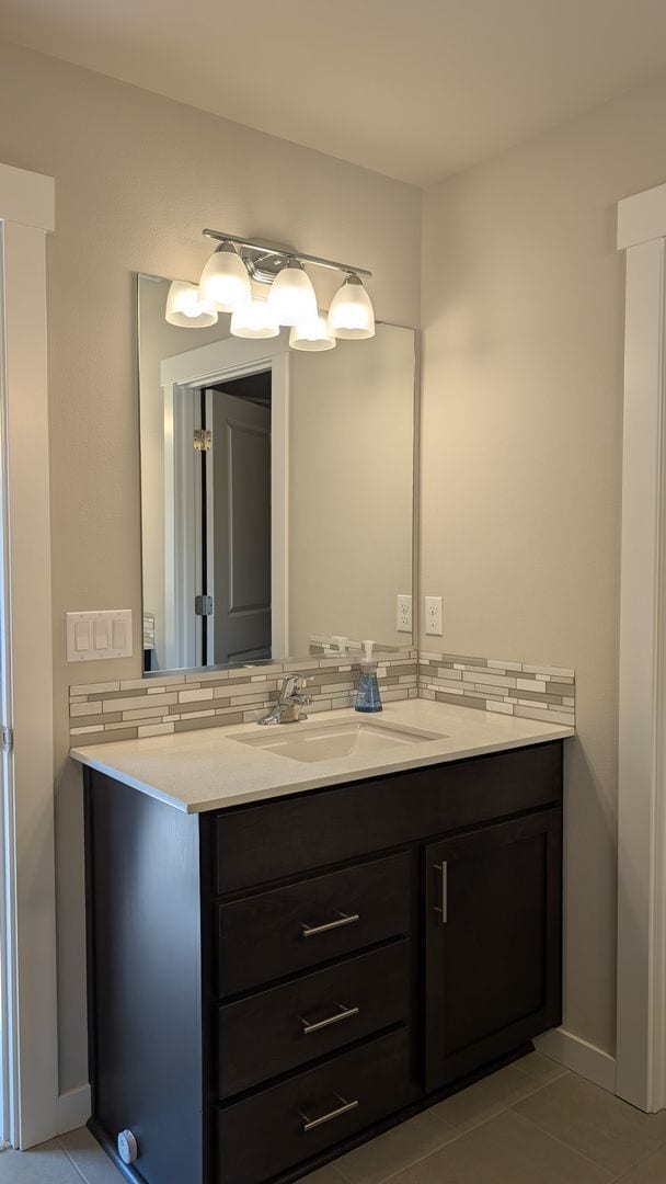 Building Photo - Mill  Creek 3 bedroom Townhome
