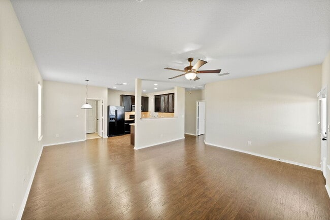 Building Photo - Flexible 5-Bedroom Rental Home in Alamo Ra...