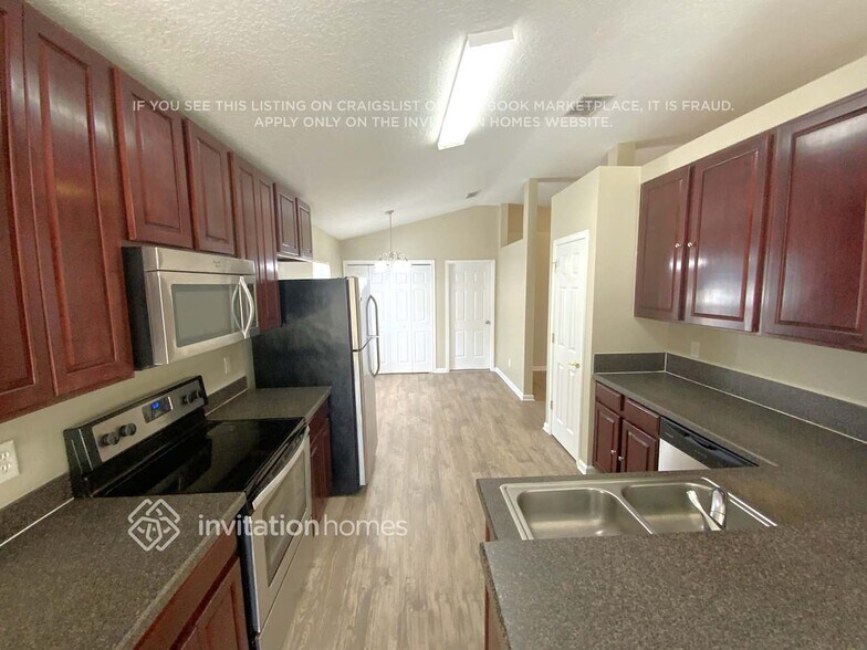 Building Photo - 3636 Live Oak Hollow Dr