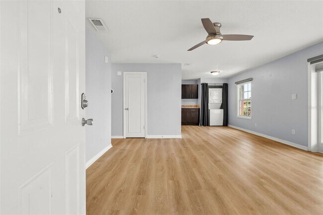 Building Photo - 5052 Starfish Dr SE