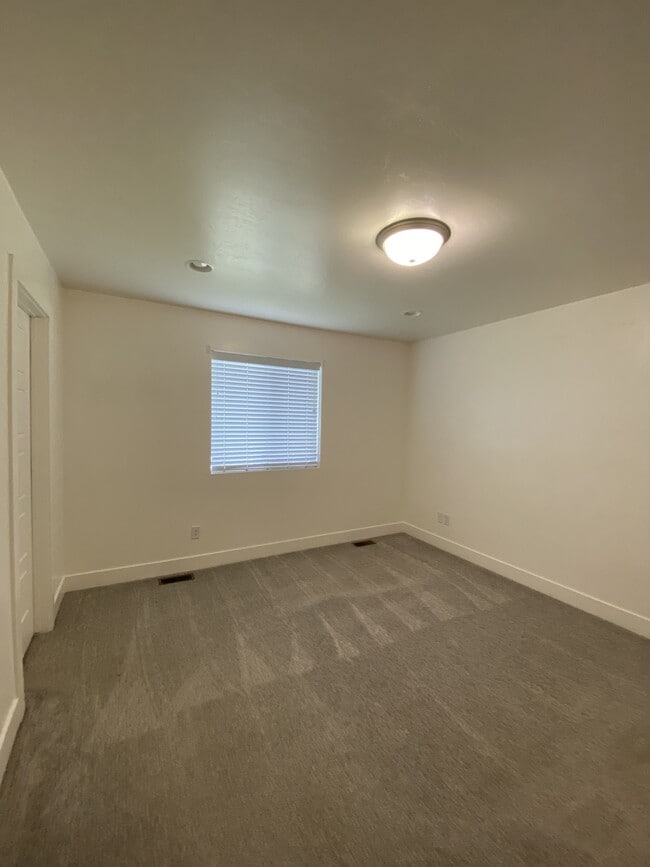 Building Photo - 3347 Kathaway Ln