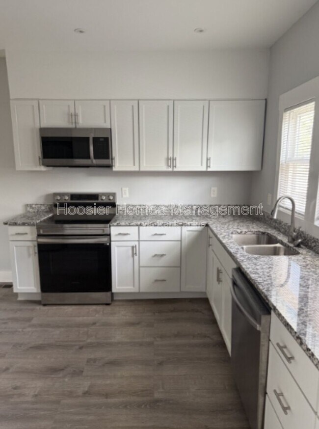 Building Photo - 2519 N College Ave