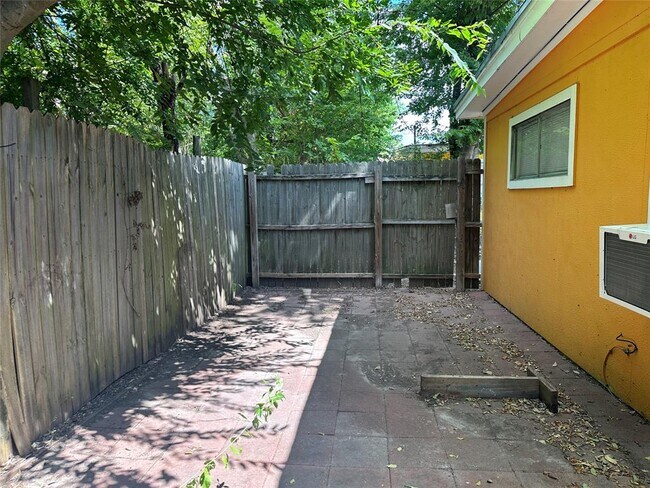 Building Photo - 3359 Frick Rd