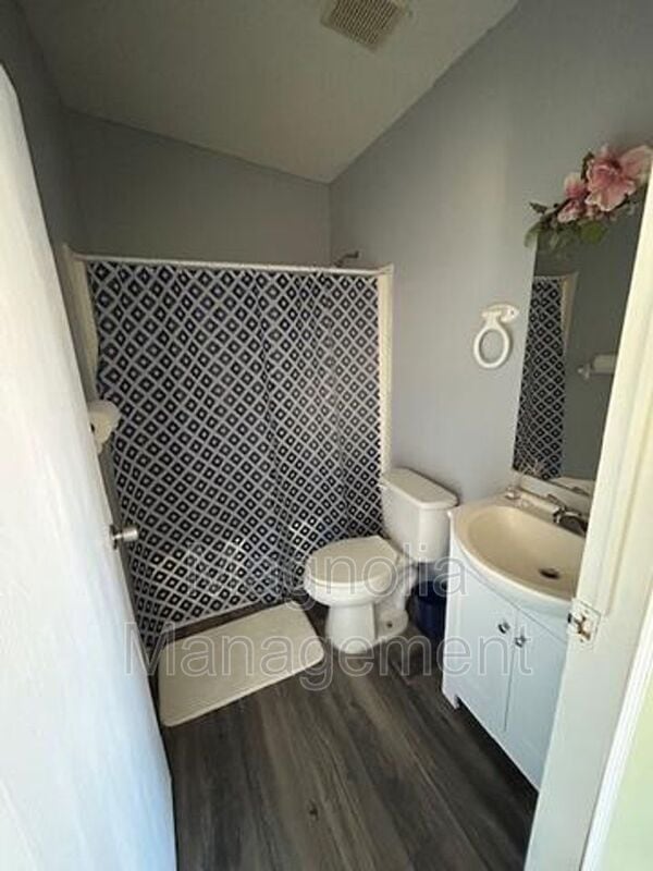 Building Photo - 156 Daffodil Dr