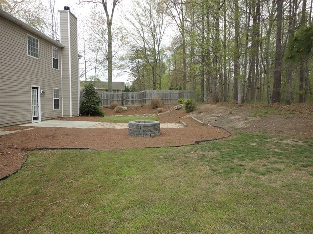 Building Photo - 2207 Lazy Days Rd