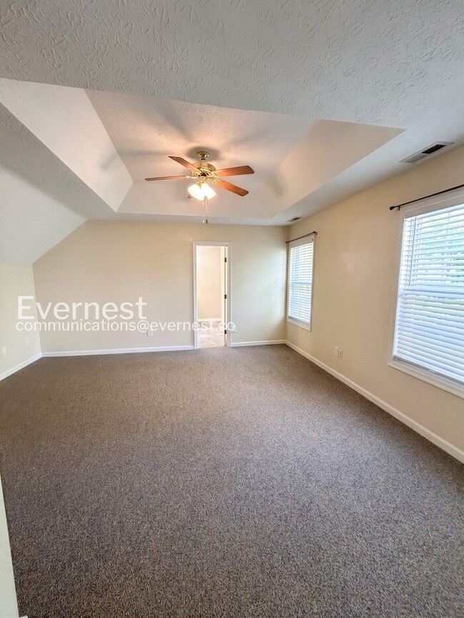 Building Photo - 4 Bed - 2.5 Bath Spacious Home with Modern Amenities and Community Perks / Available Now!