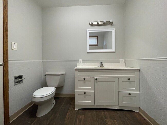 Building Photo - Four Bedroom Home in Wyoming