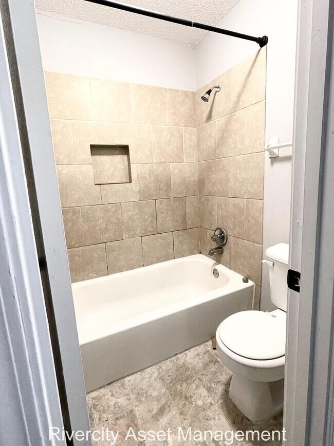 Building Photo - 2990 Ridgeway Rd