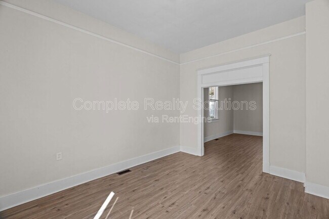 Building Photo - 6811 Etzel Ave