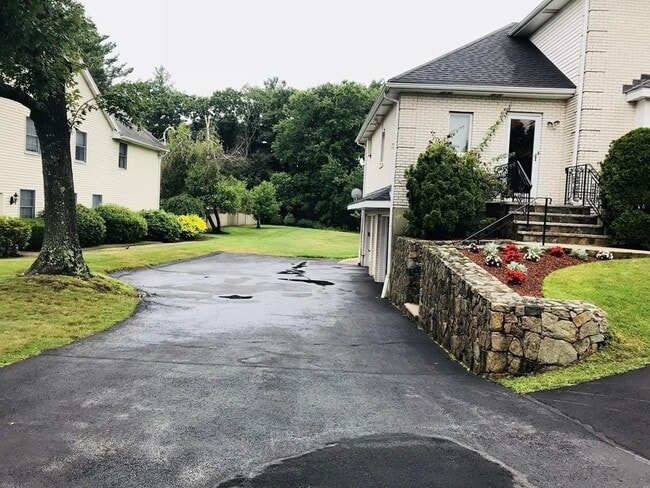 Building Photo - 0 Pigeon Ln