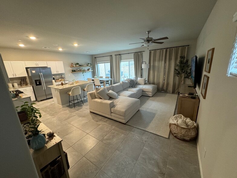 Primary Photo - 10974 Cambridge Lakes Ave