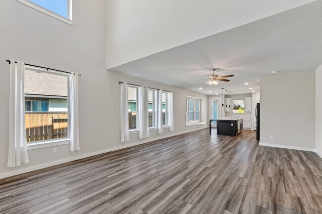 Building Photo - 706 Santa Elena Trail