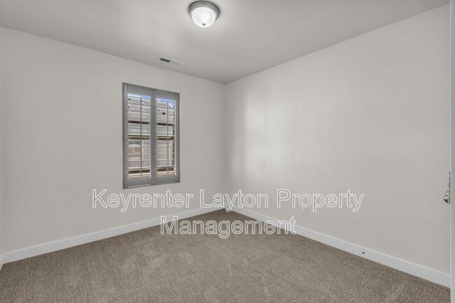 Building Photo - 955 N 800 E