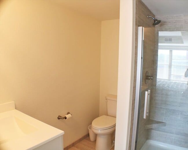 Building Photo - $2,100 | 2 Bedroom, 2 Bathroom Semi-Furnis...