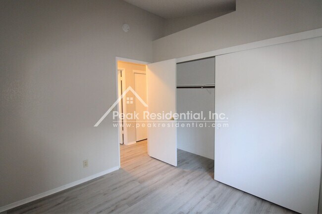 Building Photo - Updated 3bd/2ba Home near Cosumnes River College