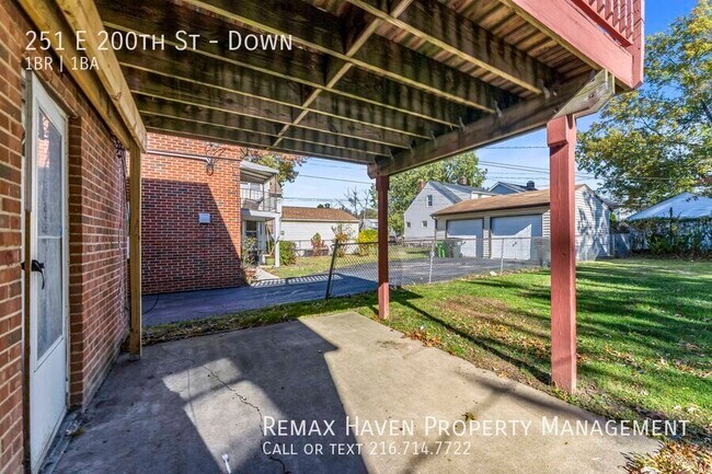 Building Photo - 251 E 200th St