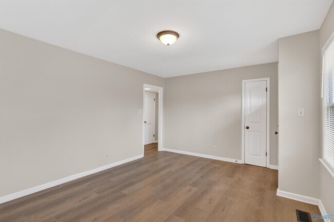 Building Photo - 1601 Armstrong St NW