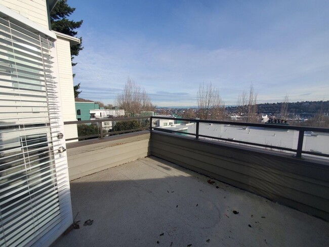 Building Photo - Views, 5 piece bath, private patio, deck, ...