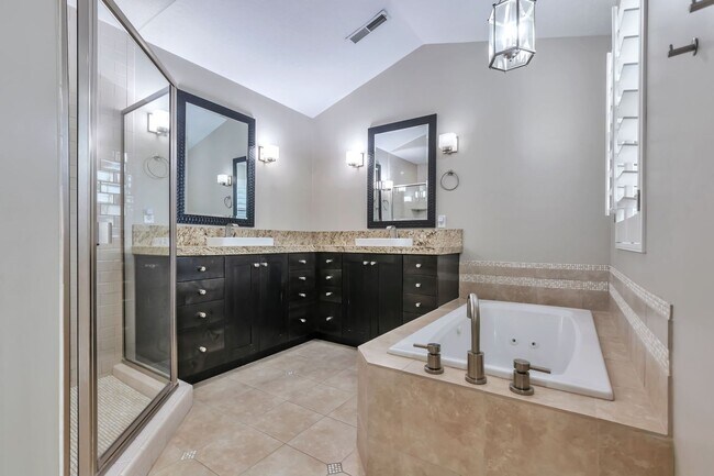 Building Photo - Unique 2 Story Home w attached 2 car