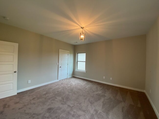 Building Photo - 14332 Chase Dr