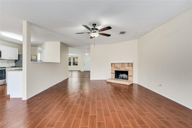 Building Photo - 208 Blazing Star Trail