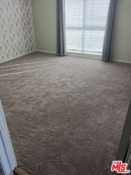 Building Photo - 533 S St Andrews Pl