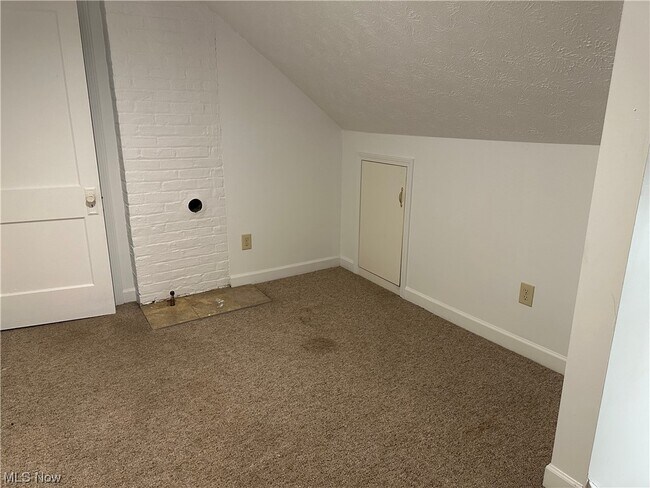 Building Photo - 14223 Glenside Rd