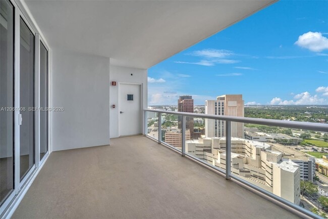 Building Photo - 333 Las Olas Way